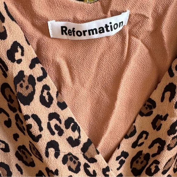 Reformation anchorage feline leopard wrap dress size Large - Picture 7 of 7
